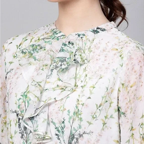 Women's Off-White Floral Skater Dress - SASSAFRAS size XSmall - Picture 3 of 7